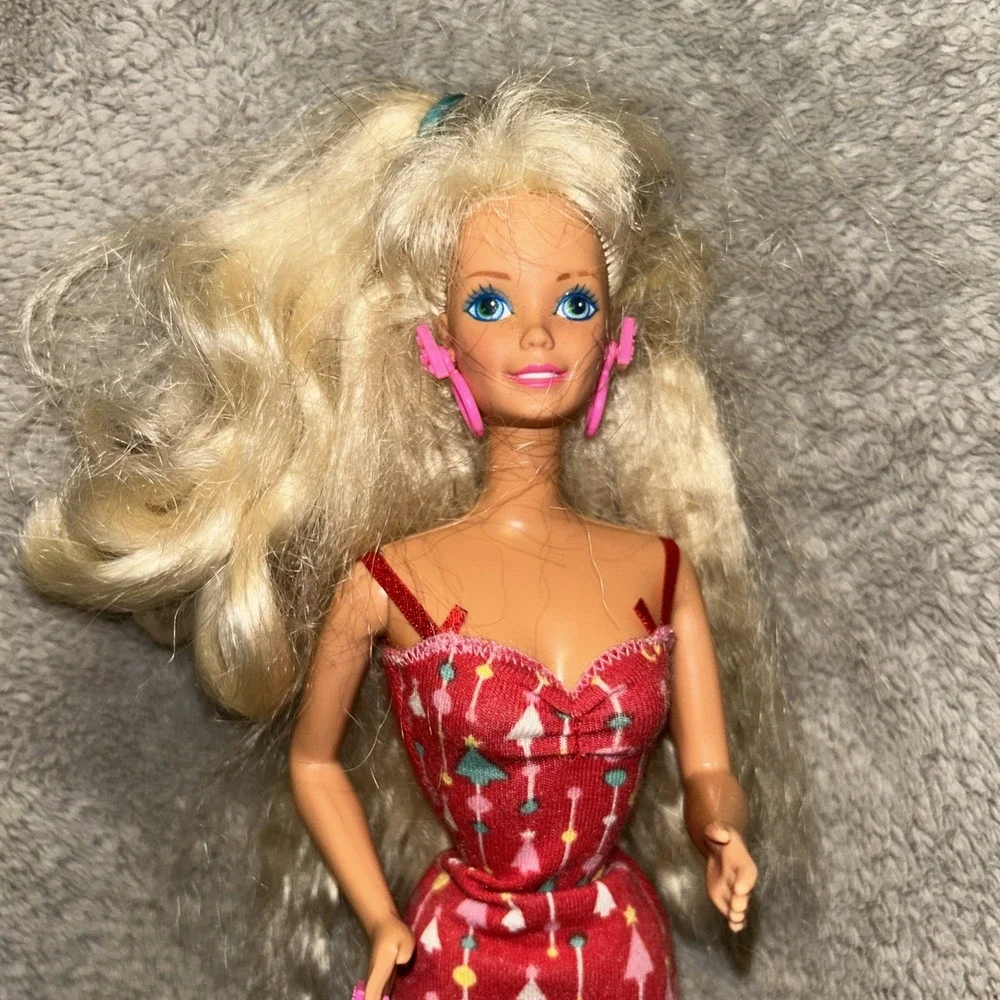 Vintage 1966 Barbie Doll‎ In Christmas Dress E2